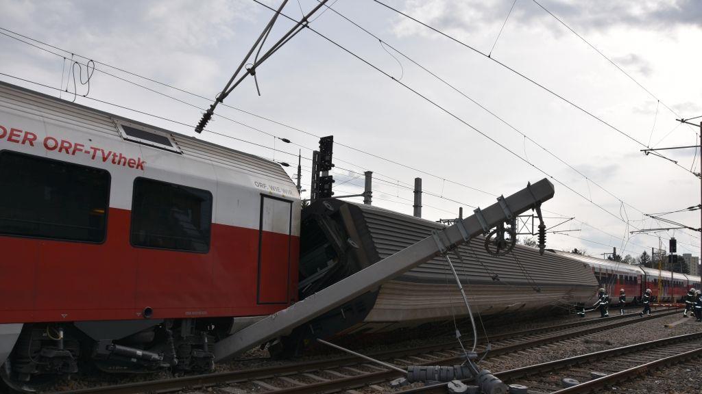 Zugkollision in Wien: Aufräumarbeiten