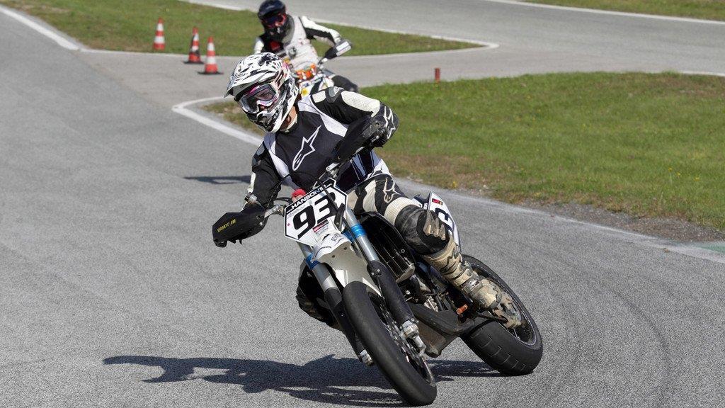 Ladies im Motorsporteinsatz