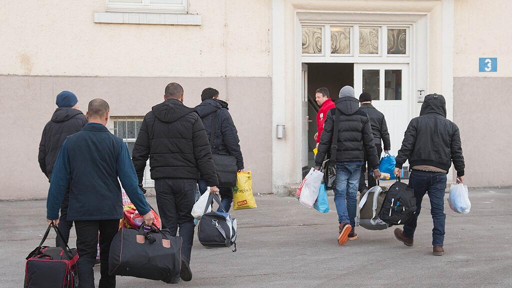 Bis Ende 2015 finden die Flüchtlinge in der Riedenburgkaserne ein neues Zuhause.