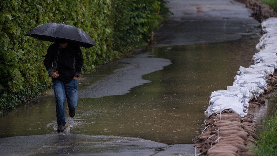 Dauerregen und Hochwasseralarm in Deutschland