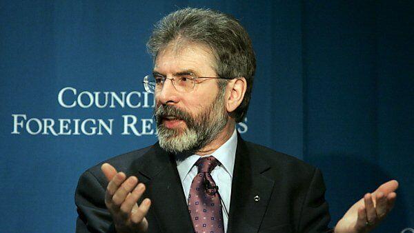 Gerry Adams wird weiter verhört