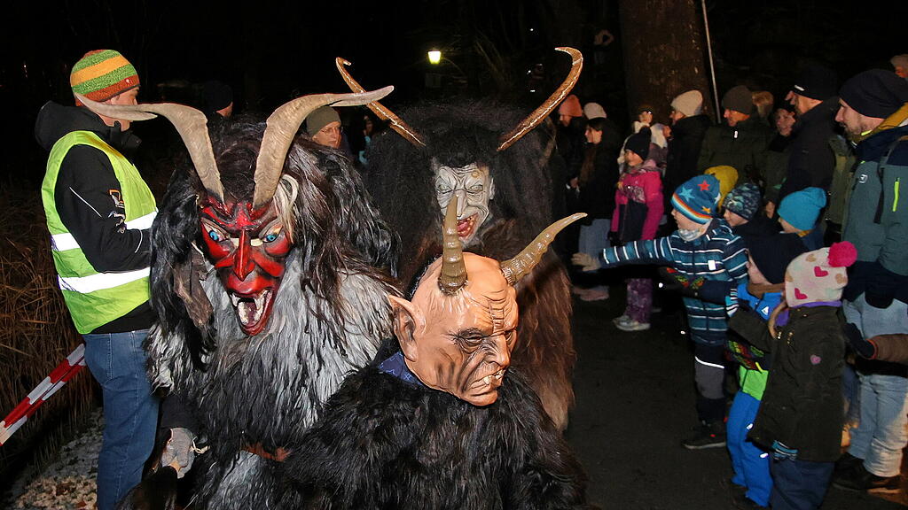 Krampus Einstimmung und Kinderkrampuslauf am Egelsee