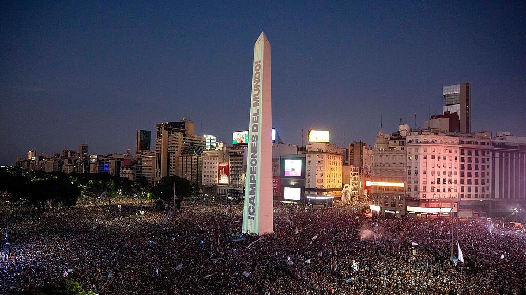 Argentinien ist Fu\u00dfball-Weltmeister: Party in Buenos Aires