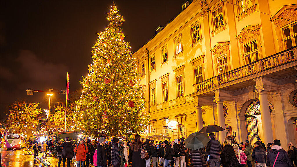 Alt Gnigler Krampusse beim Weihnachtsmarkt am Mirabellplatz