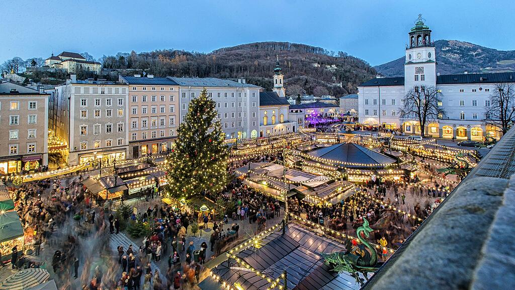 Der Christkindlmarkt lockt Besucher aus der ganzen Welt an.