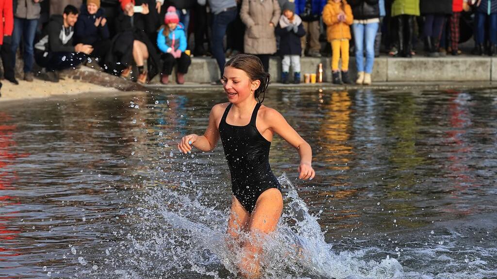Silvesterschwimmen im Obertrumer See