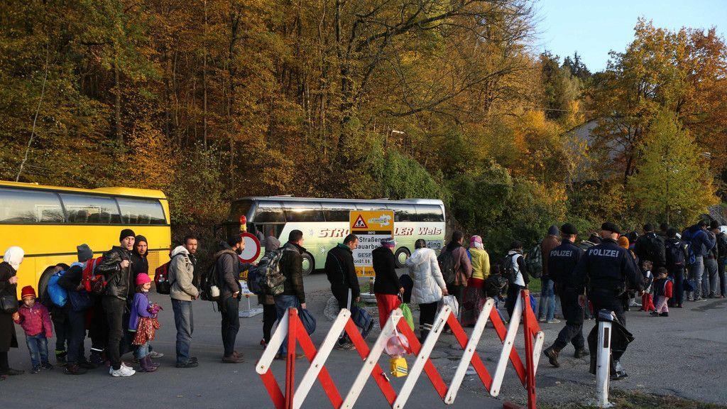Flüchtlinge an der Grenze zwischen Oberösterreich und Deutschland
