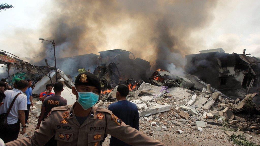 Militärmaschinen-Absturz in Indonesien: Mehr als hundert Tote befürchtet