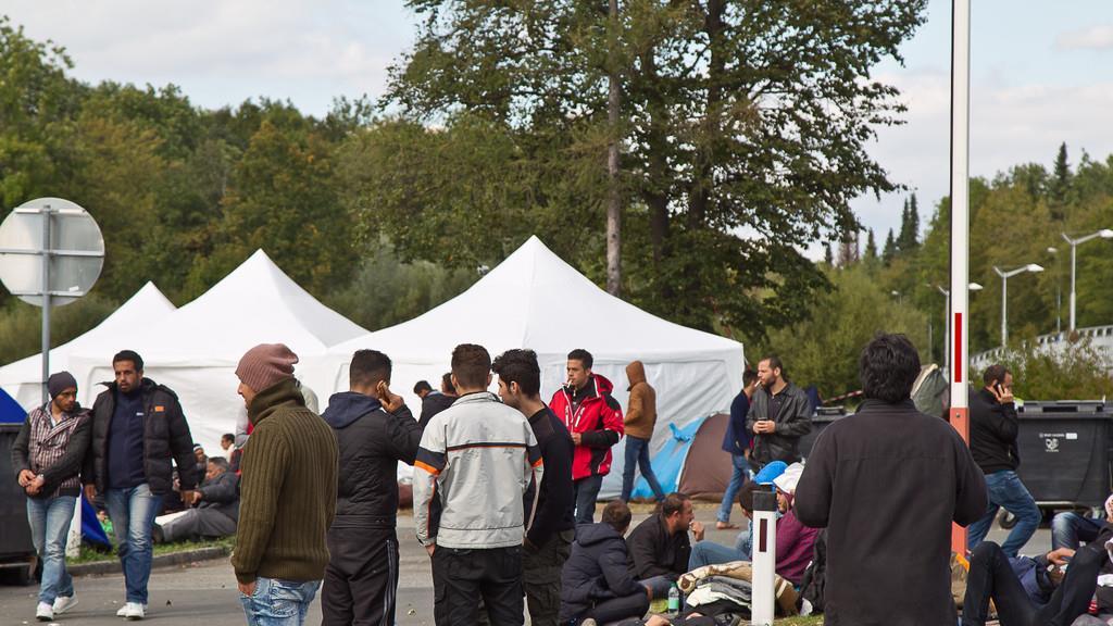 Flüchtlinge und Verkehrslage am Dienstag an der Grenze
