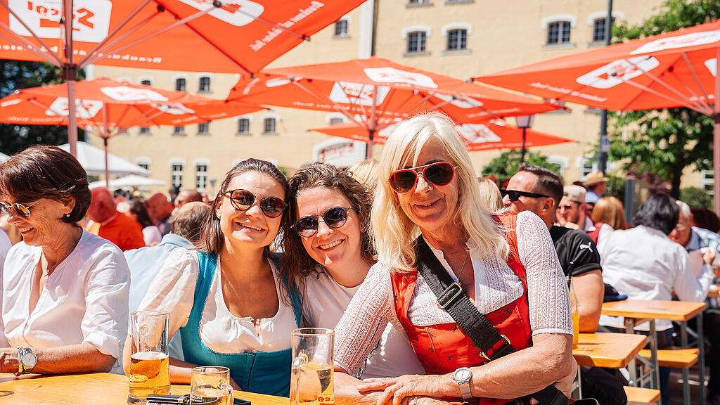Maibaumaufstellen Stiegl-Brauwelt