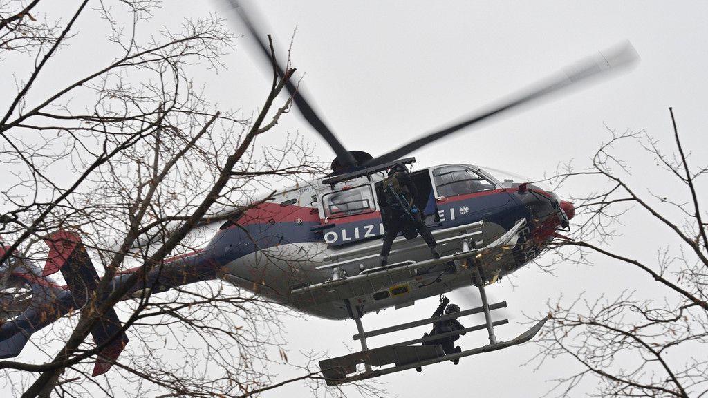 Bilder von "AEGIS 16"