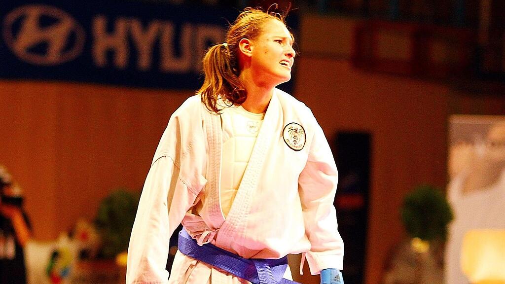 Für die als Favoritin gehandelte Alisa Buchinger ist die Karate-WM schon wieder vorbei.