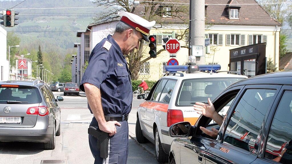 Zahlreiche Verkehrsteilnehmer wurden einer Kontrolle unterzogen.