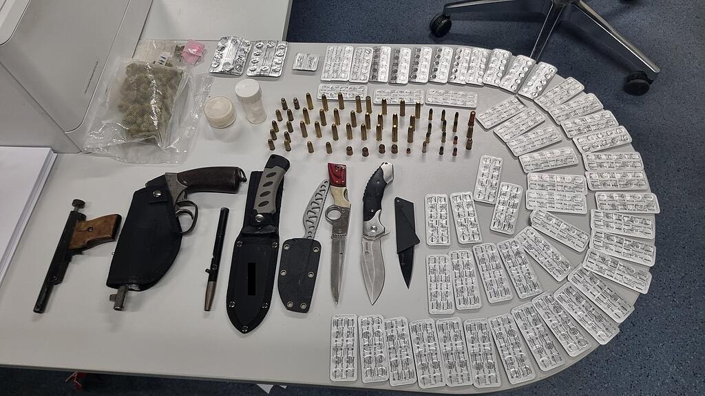 ++ HANDOUT ++ WIEN: POLIZEI HIELT BETRUNKENEN BEWAFFNETEN IN SPERMARKT AN