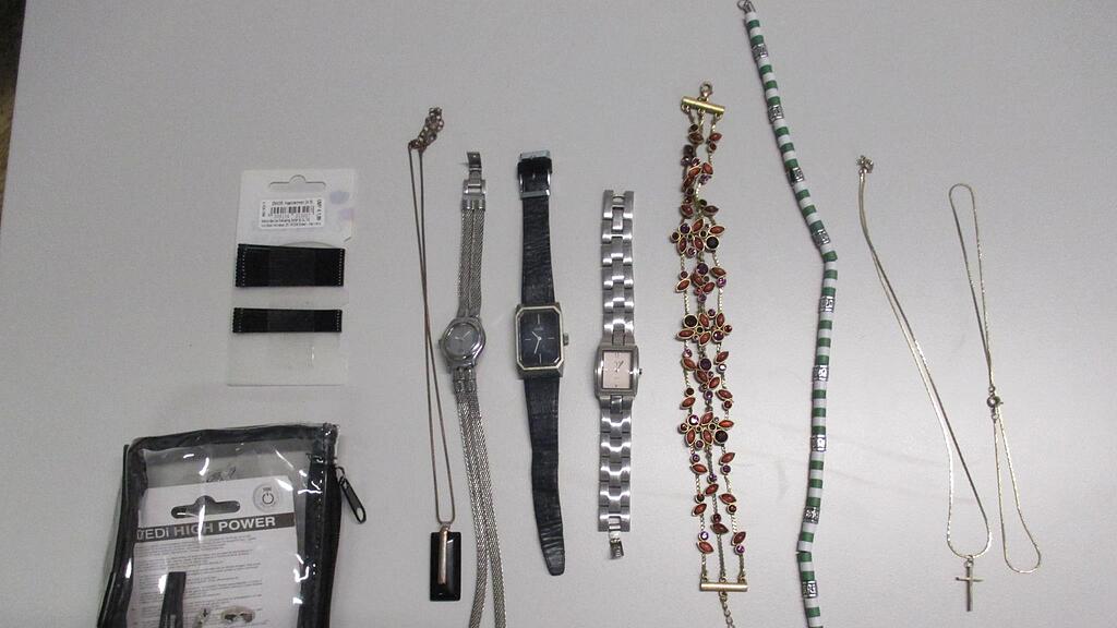 Der Schmuck wurde bei der 31-Jährigen sichergestellt.