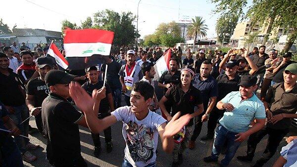 Al-Sadrs Anhänger protestierten in Bagdad