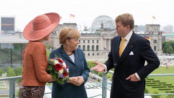Merkel traf königlichen Besuch vor Kanzleramt