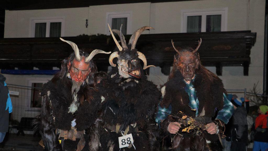 In Niedernfritz stand das Wochenende ganz im Zeichen der Krampusse.