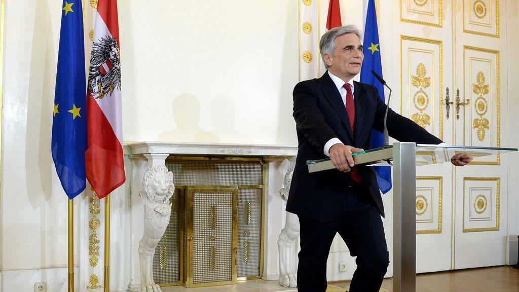 Werner Faymann legt alle Ämter zurück