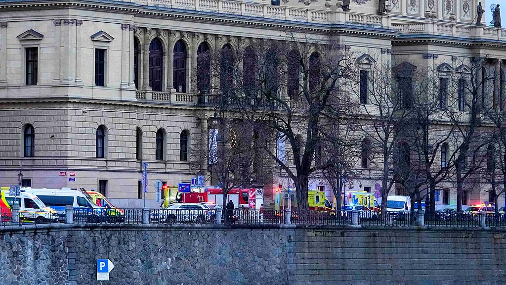 Sch\u00fcsse in Prag