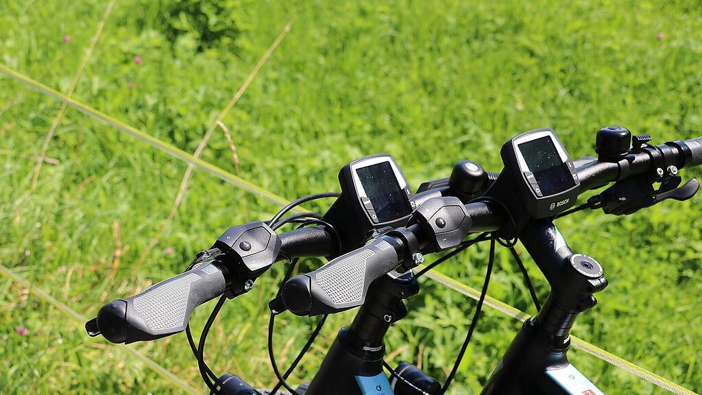 bikes-5507312_1920.jpg