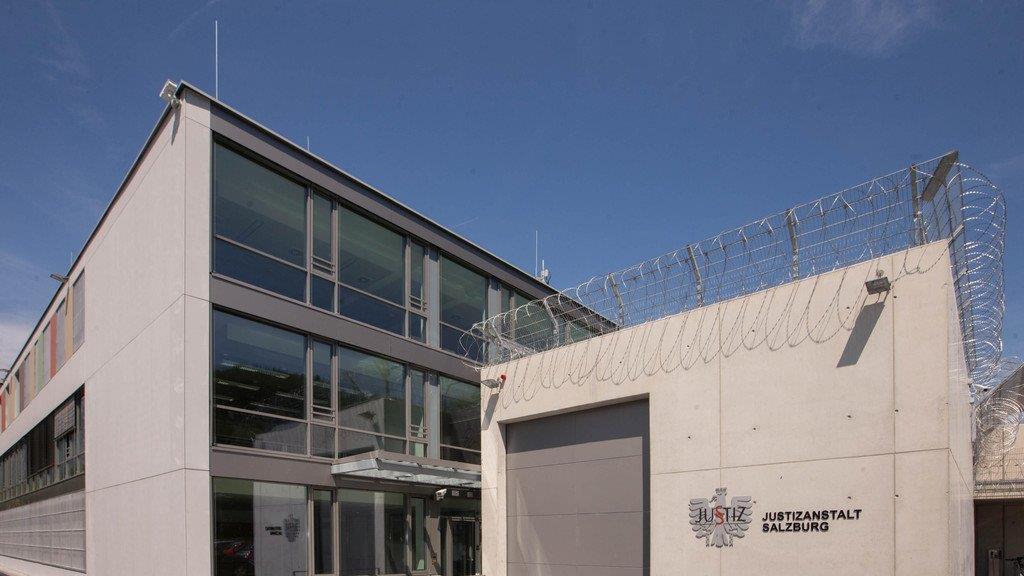 167 Häftlinge siedelten in neues Gefängnis Puch-Urstein um