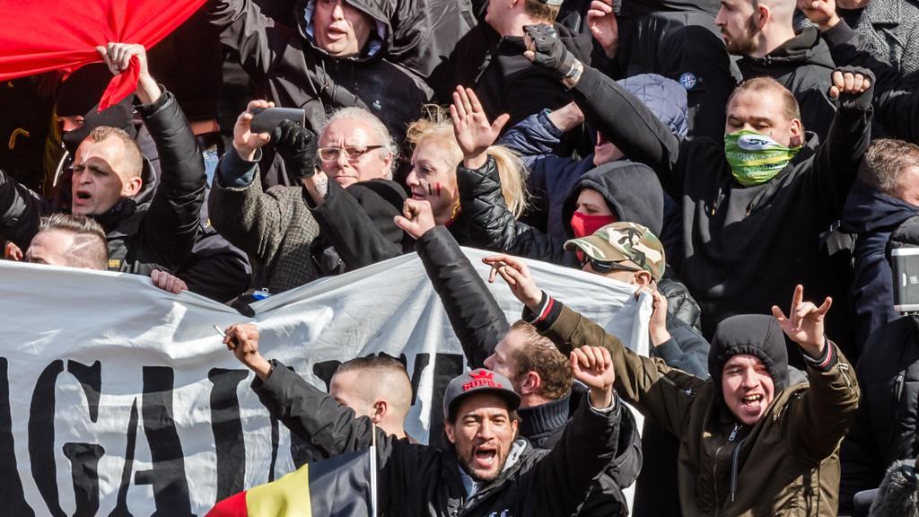 Hooligans randalieren in Brüssel