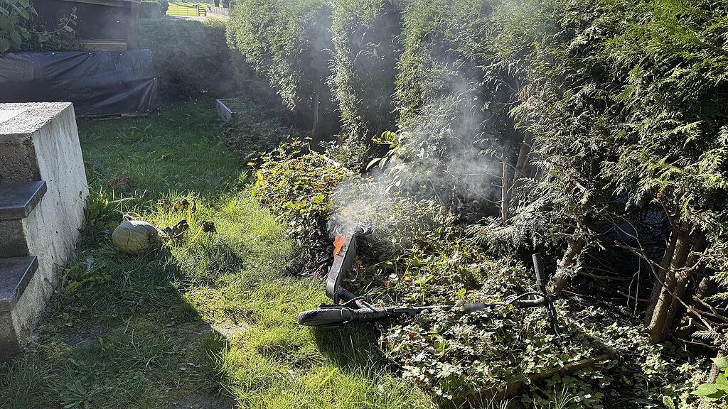 Brennende E-Scooter-Akkus explodieren in Mittersill