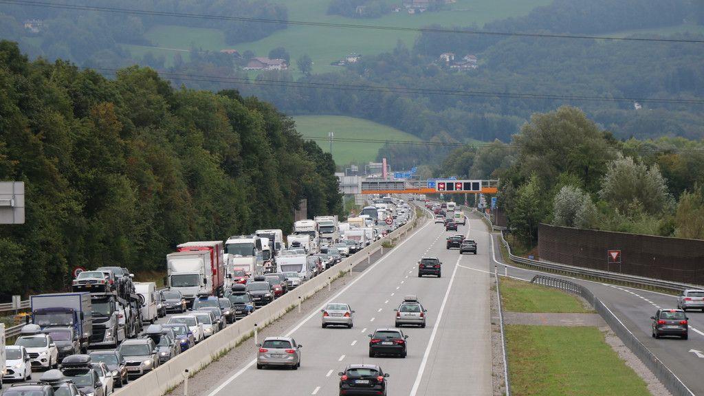 Stau auf der A10