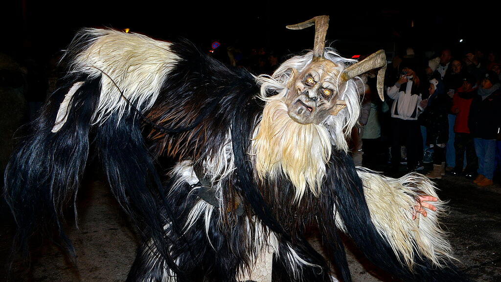 Maxglaner Krampus und Perchtenlauf