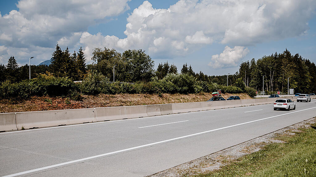 SB, Autobahn, Pannenstreifen,_.jpg
