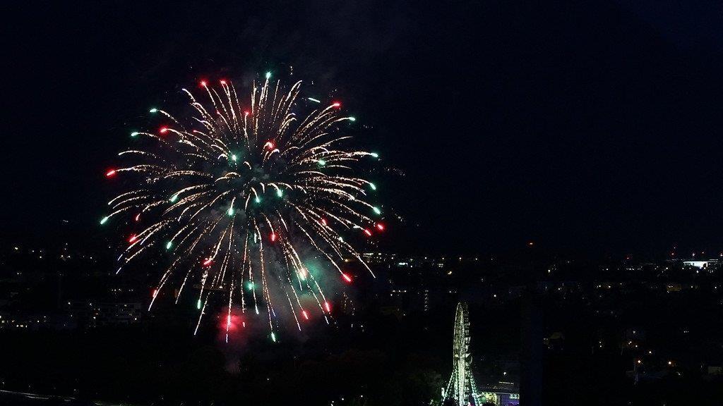 42. Dult: Feuerwerk am Freitag, II