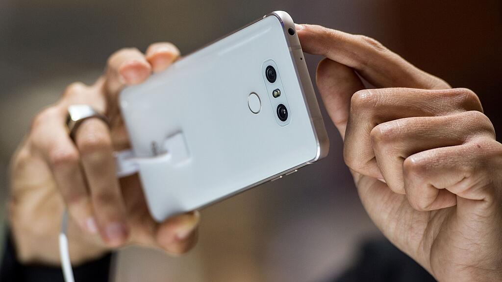 Über Umwege bekam ein 18-Jähriger sein gestohlenes Handy wieder zurück. (Themenbild)