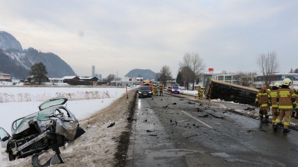 Schwerer Unfall auf der B159 fordert ein Todesopfer