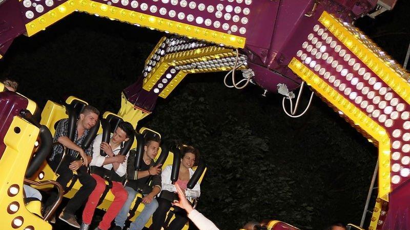Dult: Superstimmung bei Nacht