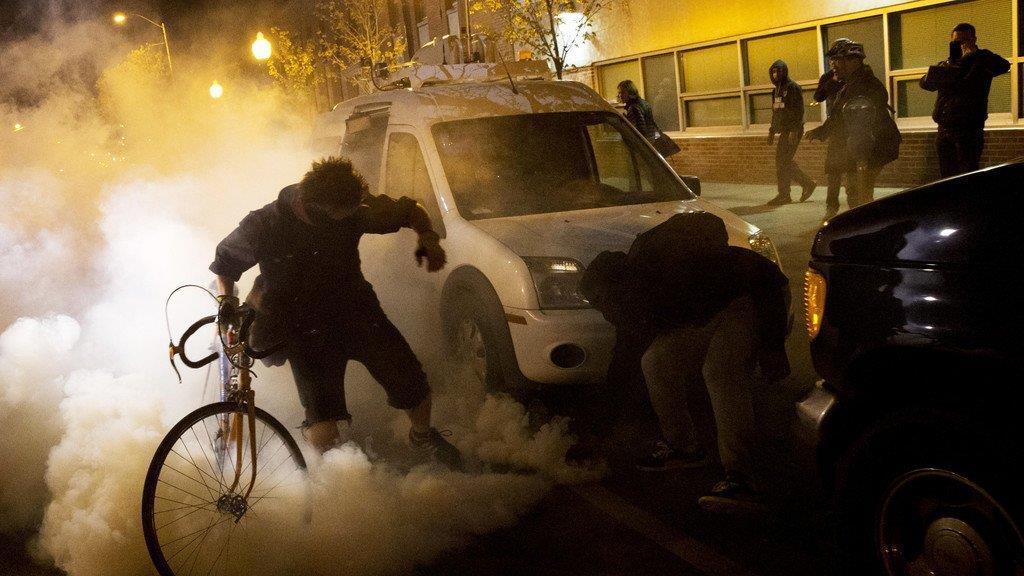 Hunderte trotzten nächtlicher Ausgangssperre in Baltimore