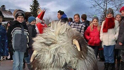 Nikolo und Krampus in Piding