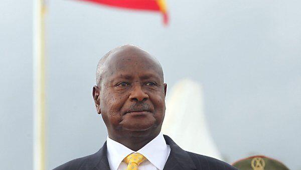 Ugandas Präsident Museveni stellt Machar Ultimatum