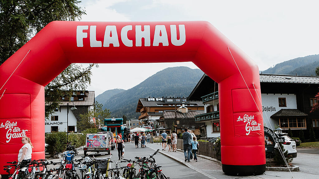 Stra\u00dfenfest Flachau
