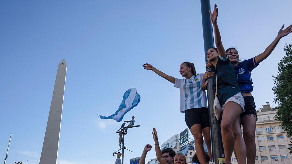 Argentinien ist Fu\u00dfball-Weltmeister: Party in Buenos Aires