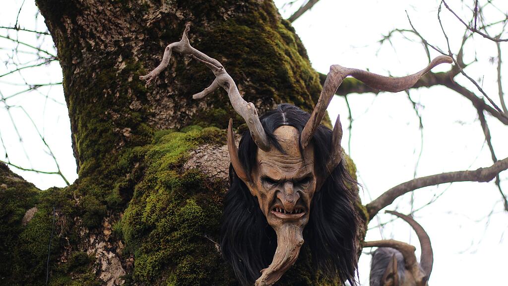 Maskenausstellung "Grossarler Gschlacht"