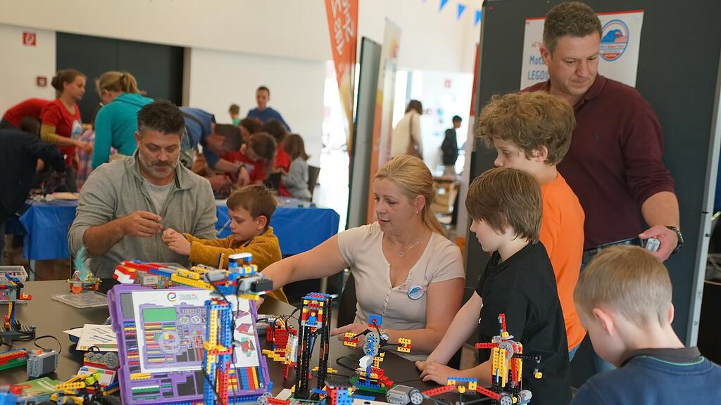 Bastler kamen beim Mini Maker Faire auf ihre Kosten.