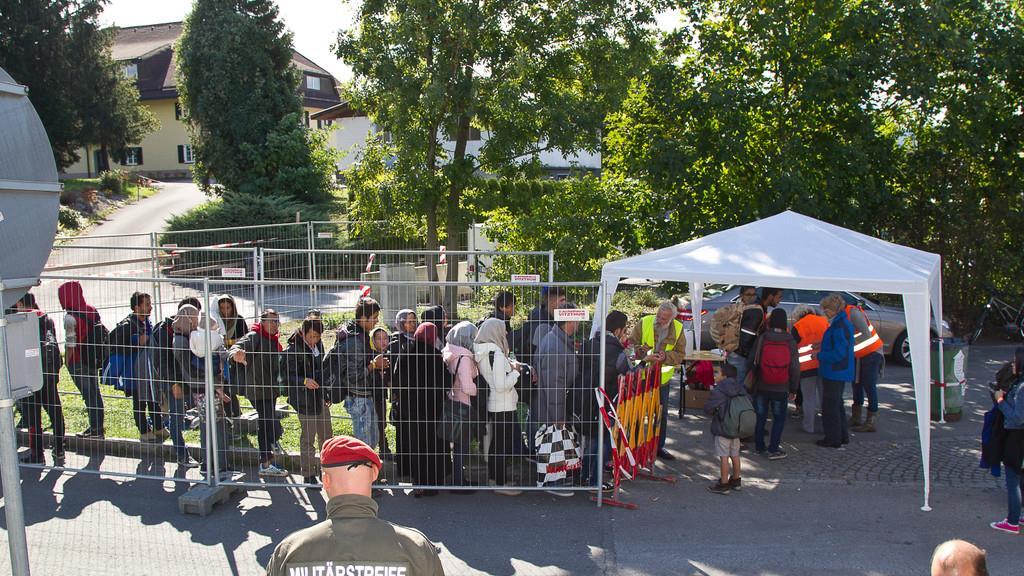 Flüchtlinge und Verkehrslage am Dienstag an der Grenze