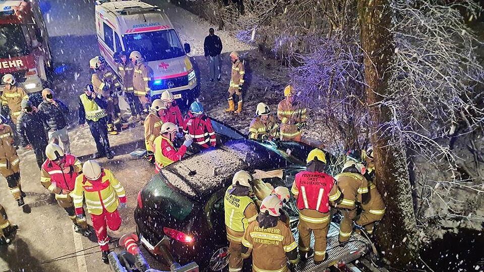 VU Seekirchen, eingeklemmte Person