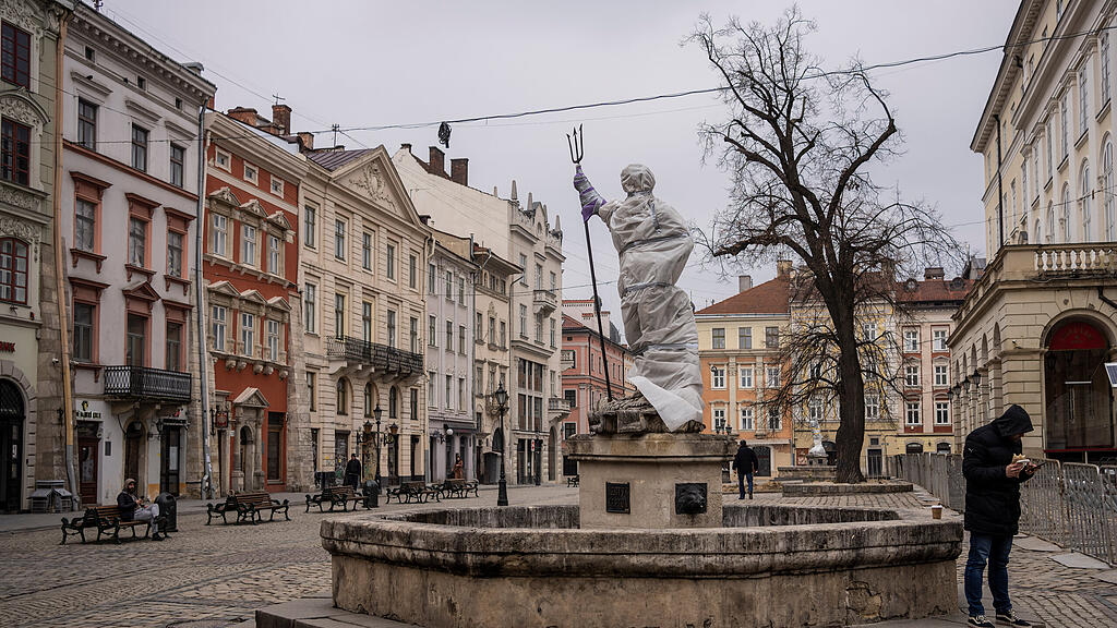 Ukraine-Krieg Tag 24: Gefl\u00fcchtete in Lwiw
