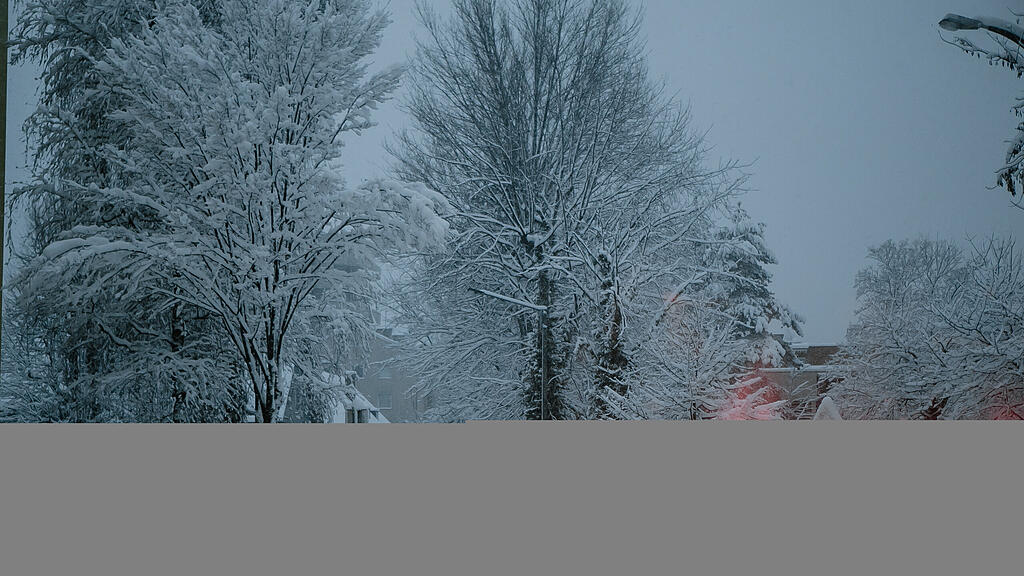 Verschneites Salzburg in den Morgenstunden