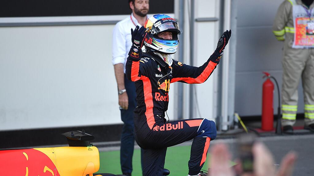Daniel Ricciardo gewinnt den Grand Prix in Baku.