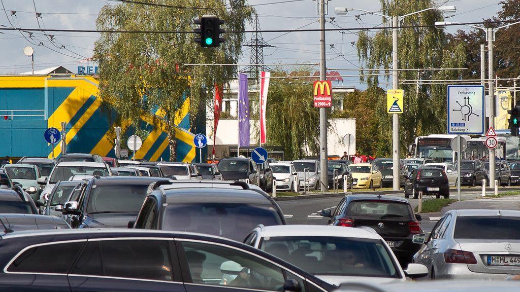 Verkehrschaos am "Tag der deutschen Einheit" in Salzburg
