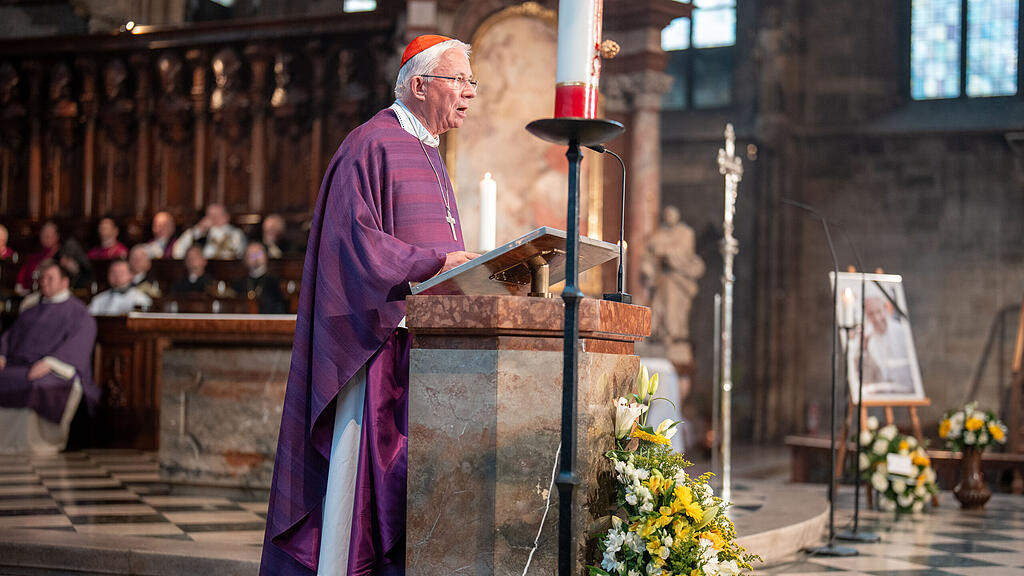 TRAUERGOTTESDIENST FR VERSTORBENEN PAPST FRANZISKUS: LACKNER