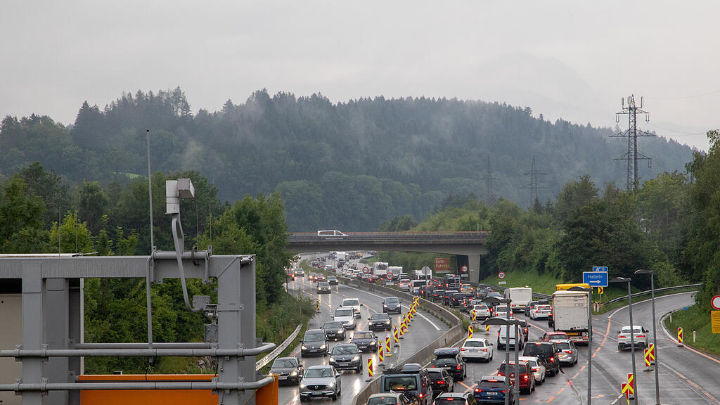 Abfahrtssperren, A10, Stau, Reiseverkehr, B159